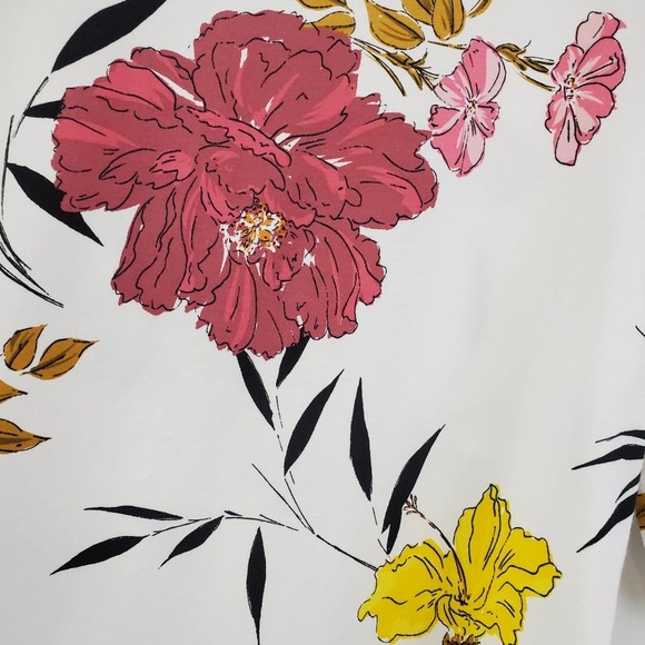 Guess Celina tie front crop top low cut NWT - Picture 5 of 9